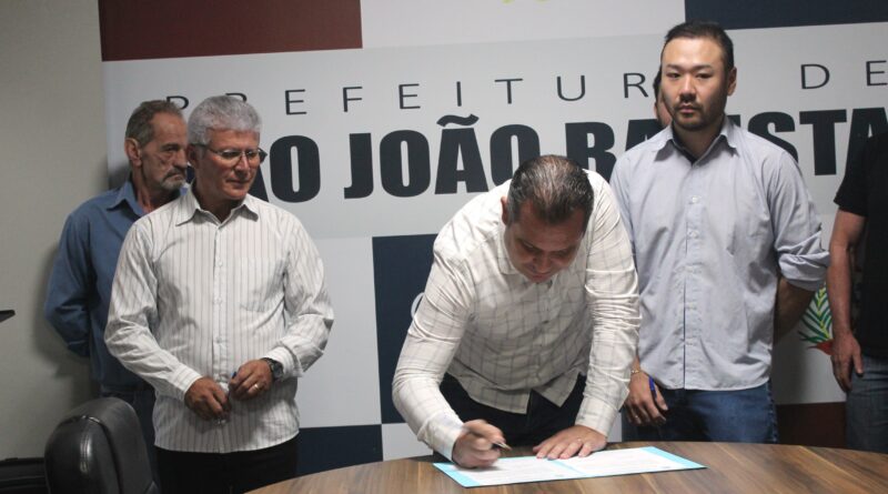 Ordem de serviço para construção da nova ponte da Colônia Nova Itália é assinada