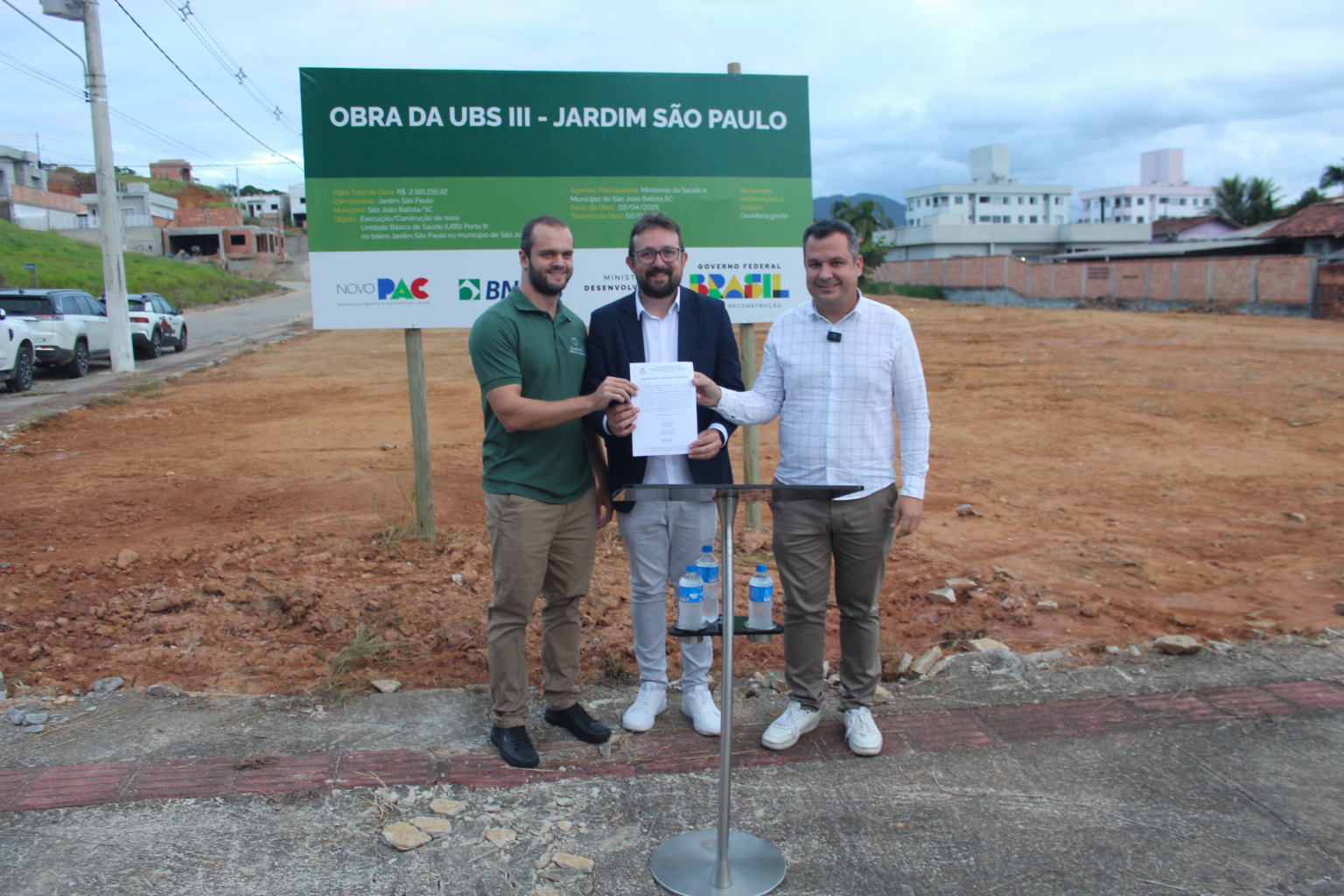 Ordem de serviço para construção de nova Unidade Básica de Saúde é assinada