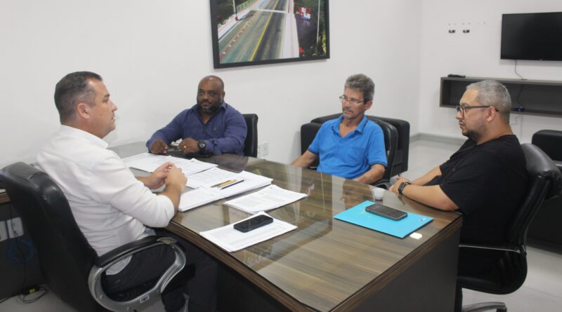 Executivo batistense ouve demandas da CDL e do Sincomvati