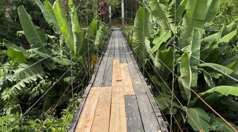 Após reparos, travessia sobre ponte pênsil na Tajuba I é novamente liberada