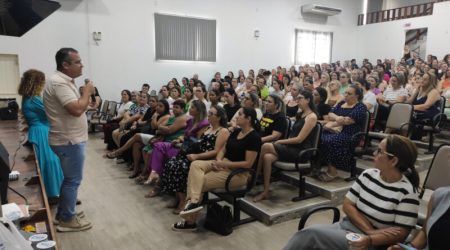 Secretaria de Educação de São João Batista realiza reunião de planejamento com profissionais das creches municipais