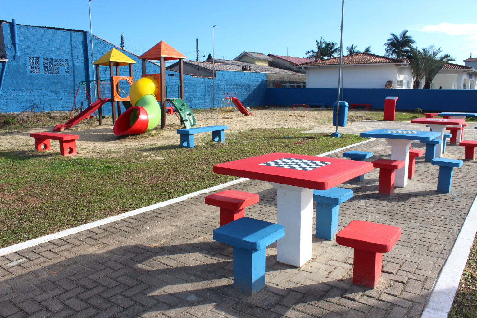 Prefeitura de São João Batista conclui revitalização da Praça da Ribanceira do Sul