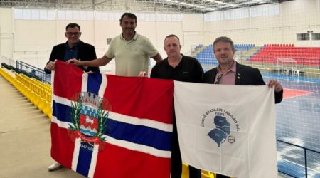 Fube recebe visita de representantes da Federação Internacional de Educação Física e Esportes