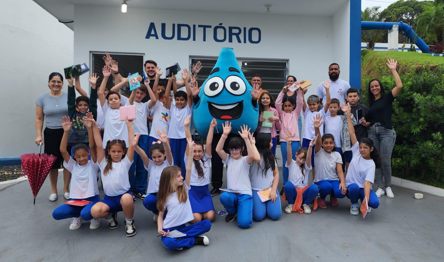 Estudantes de escolas municipais visitam Estação de Tratamento de Água em atividade educacional