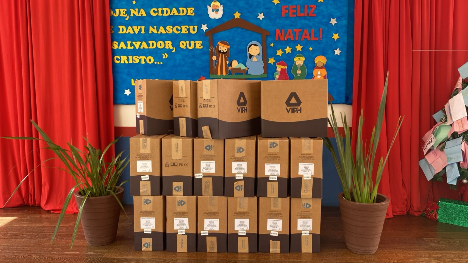 Escolas da rede municipal de ensino de São João Batista recebem novos computadores