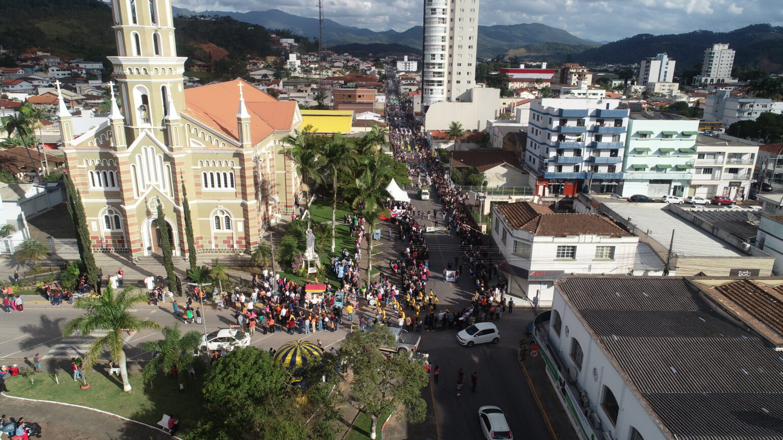 Devido ao desfile festivo, vias centrais de São João Batista terão alterações de trânsito no sábado (19/07)