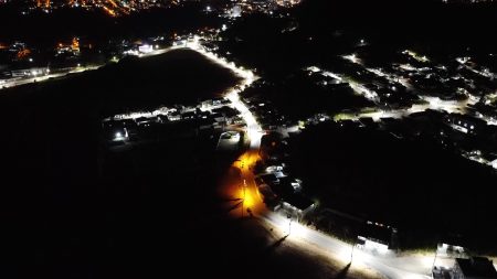 Prefeitura inicia programa Ilumina Mais com instalação de iluminação LED no Krequer