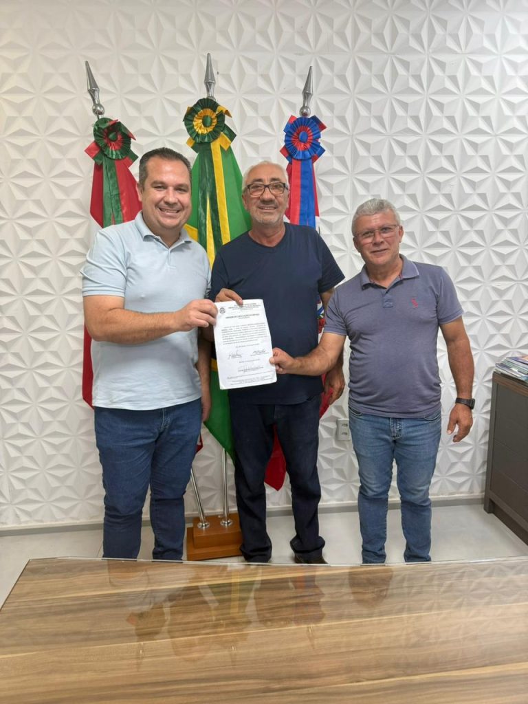 Ordens de serviço para pavimentação em lajotas de duas vias em São João Batista são assinadas