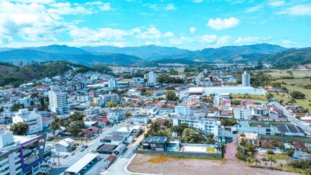 Lei que moderniza e simplifica o ambiente de negócios em São João Batista é sancionada