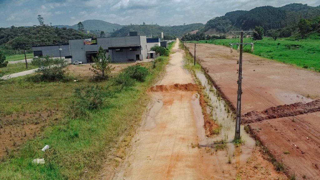 Ordem de serviço para asfaltamento de trecho da Estrada Vidal Serafim Machado é assinada