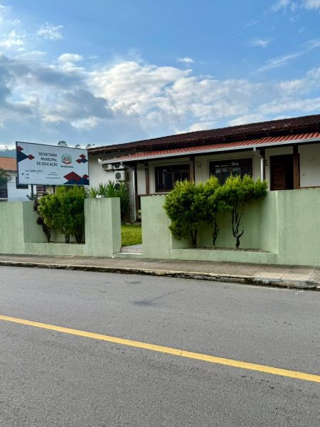 Prefeitura de São João Batista homologa resultados finais de concursos públicos para a Educação e para a Fumab