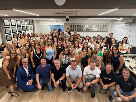 Prefeitura de São João Batista empossa 66 novos servidores efetivos da Educação