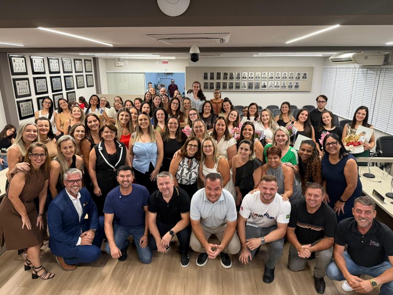 Prefeitura de São João Batista empossa 66 novos servidores efetivos da Educação