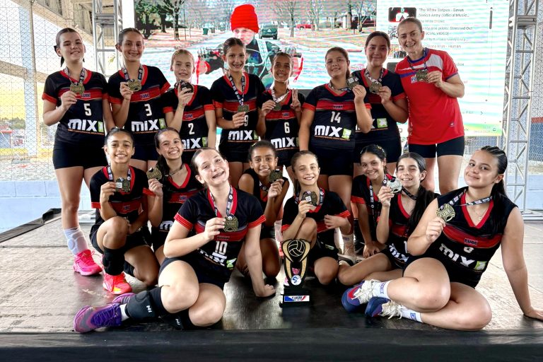 Equipe sub-13 da Fube é campeã da Série Prata da 6ª Copa Santa Catarina de Voleibol Feminino