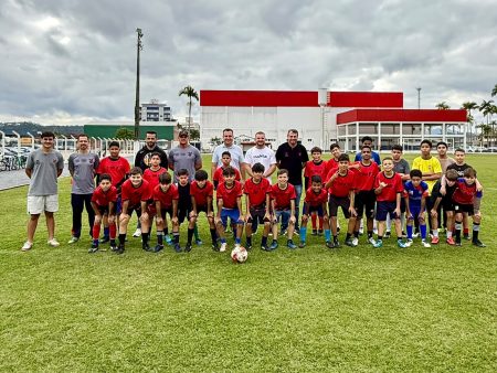 Escola de Futebol Furacão Fube ultrapassa 120 alunos inscritos e abre novas turmas